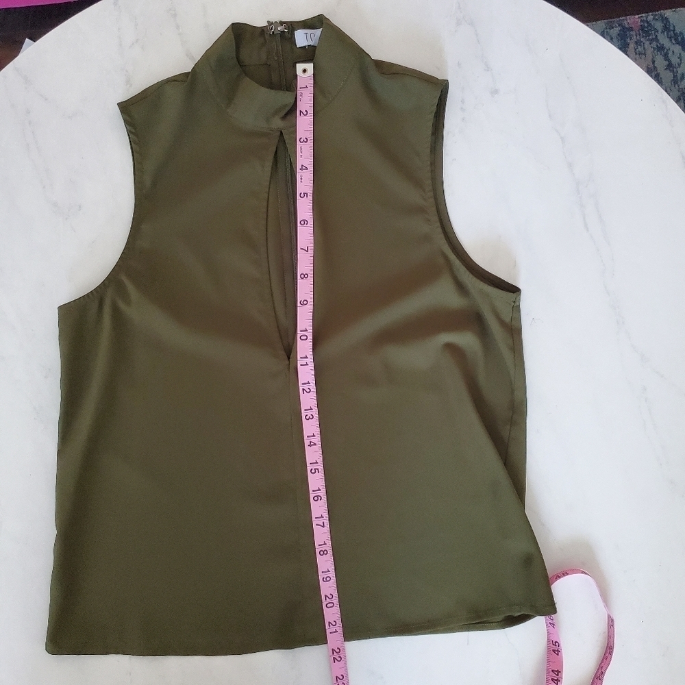 Tobi Small Olive Green Sleeveless Tank - Picture 6 of 9